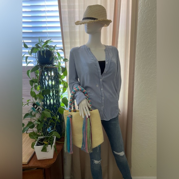 Cute Kawaii-Inspired Top Handle Wayuu Bag - Pastel Yellow handwoven Tote Bag - Picture 6 of 6